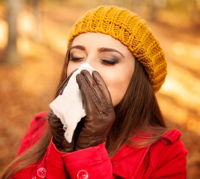 Co pyli i co uczula w październiku? Alergia jesienią - na co uważać?